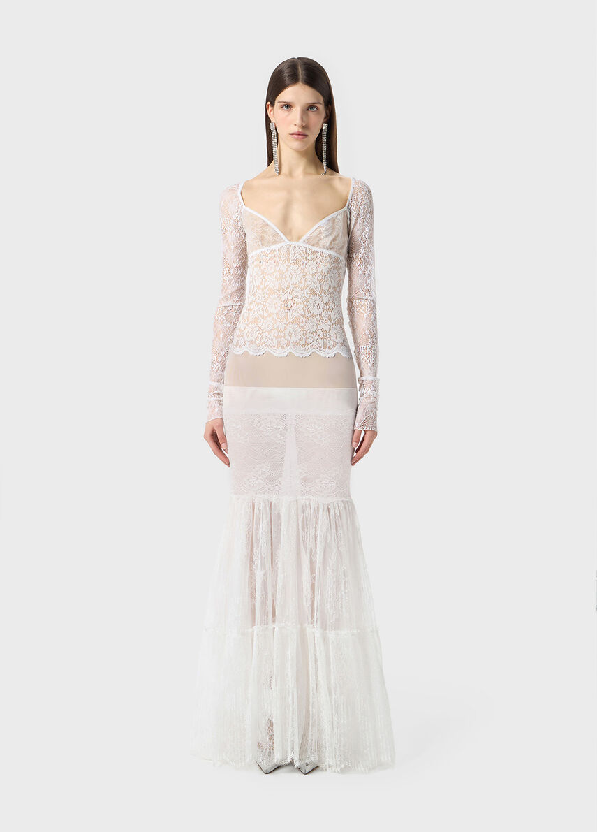 Long dress in lace and tulle
